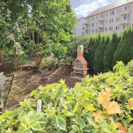 Grosse Schoene Ferienwohnung Mit Balkon, Garten, Grill Apartment